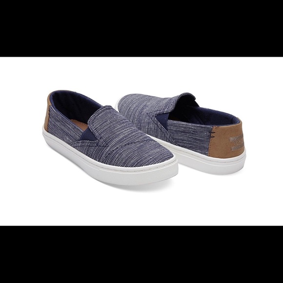 TOMS LUCA NAVY STRIPE CHAMBRAY YOUTH SLIP ONS - Picture 5 of 6